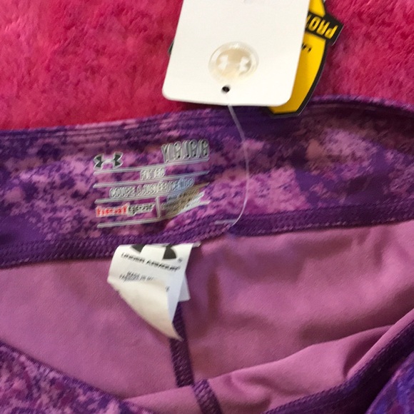 NWT! Youth Large Under Armour Capris - Picture 2 of 2